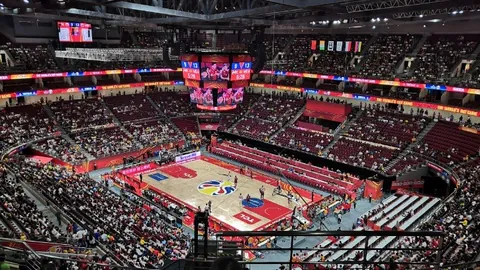 “鵜鶘超市大促销，锡安、鶯，体育投注平台，歌、穆雷等球星未来走向如同特价商品般难以捉摸。”